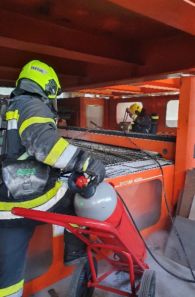 Maschinebrand in Industriebetrieb (Bild 1)